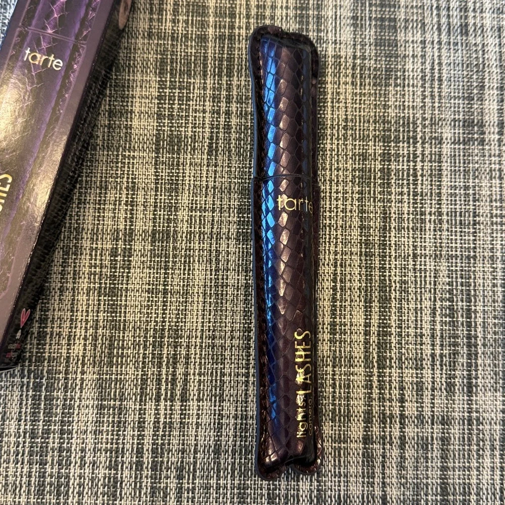 Tarte Lights, Camera, Lashes 4-in-1 Mascara in Purple Packaging Black color NEW